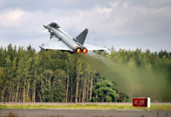 Oro erdvę pirmą kartą saugos „Eurofighter“ naikintuvai Oro erdvę pirmą kartą saugos „Eurofighter“ naikintuvai