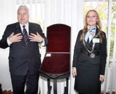 Merai užleido kėdes tik dviem valandoms Merai užleido kėdes tik dviem valandoms