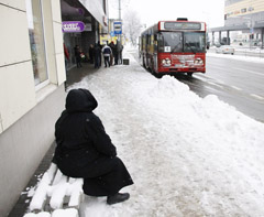 Kontrolieriai pensininko amžiumi tiki tik pagal pažymėjimą Kontrolieriai pensininko amžiumi tiki tik pagal pažymėjimą