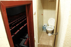 Operacija „WC“ ir apdergtas krašto įvaizdis Operacija „WC“ ir apdergtas krašto įvaizdis