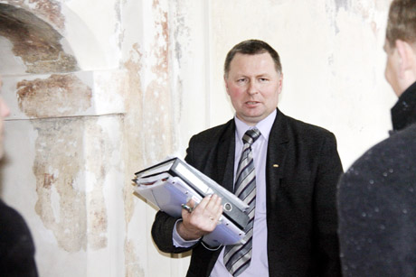 Piligimų centro vadovas – į teismą Piligimų centro vadovas – į teismą