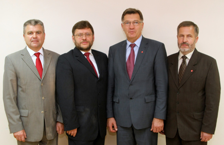 Gerbiami mokytojai, darželių auklėtojai, dėstytojai, švietimo įstaigų vadovai Gerbiami mokytojai, darželių auklėtojai, dėstytojai, švietimo įstaigų vadovai