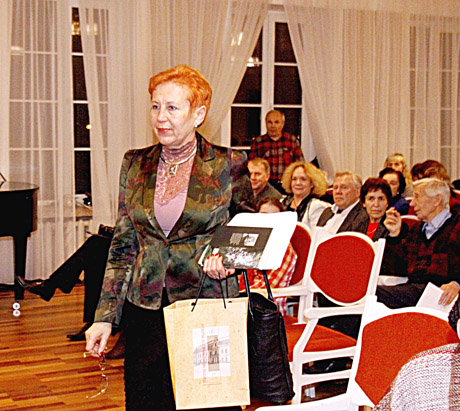 Prisiminė kultūros milžiną ir pasveikino jauną kūrėją Prisiminė kultūros milžiną ir pasveikino jauną kūrėją