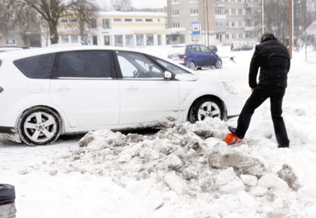 Pūga įkalino sodybų gyventojus Pūga įkalino sodybų gyventojus