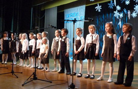 Šaukėnuose moksleiviai vėl giedojo giesmes Šaukėnuose moksleiviai vėl giedojo giesmes