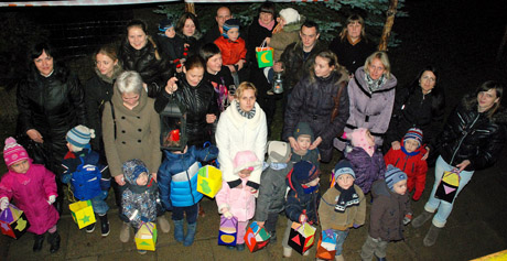 Žibintų švente prasidėjo Kalėdų laukimas Žibintų švente prasidėjo Kalėdų laukimas