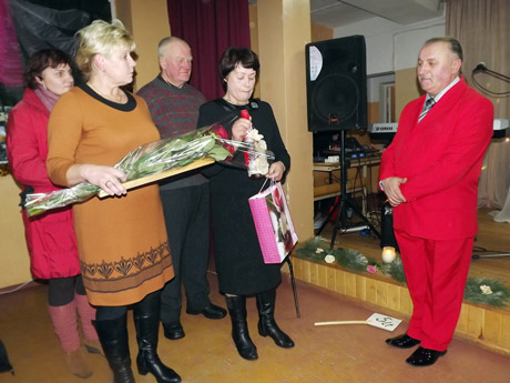 Per gyvenimą žengia linksmai Per gyvenimą žengia linksmai