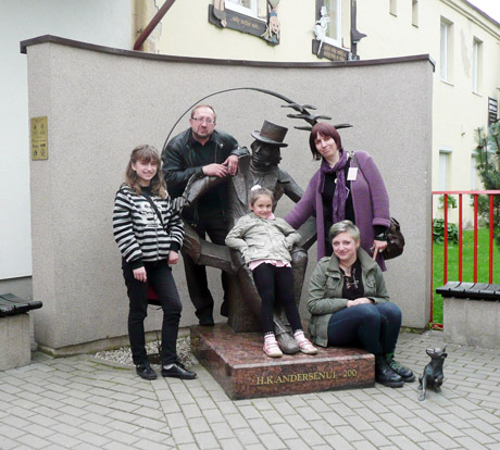 Lėlių teatro akmenukas Lėlių teatro akmenukas