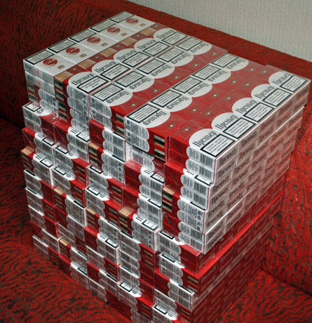 Vėl vežė kontrabandines cigaretes Vėl vežė kontrabandines cigaretes