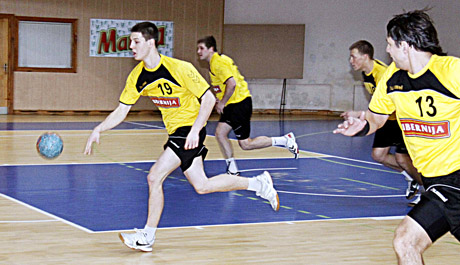„Universitetas-Gubernija“ pralaimėjo čempionams „Universitetas-Gubernija“ pralaimėjo čempionams