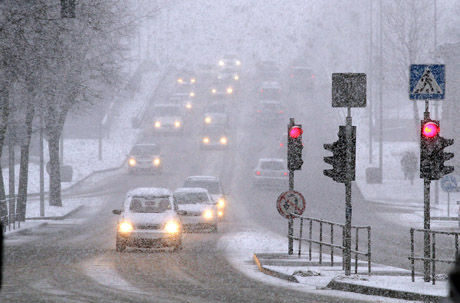 Žiemą svarbu vairuoti dar atidžiau Žiemą svarbu vairuoti dar atidžiau