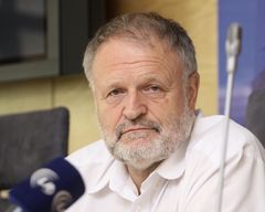 Dingo milijardai, ieškomi milijonai Dingo milijardai, ieškomi milijonai