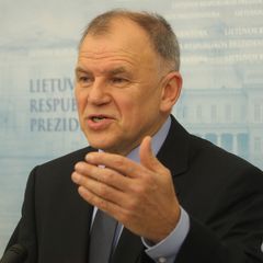 Sveikatos apsaugos ministrą puola farmacininkų samdiniai Sveikatos apsaugos ministrą puola farmacininkų samdiniai