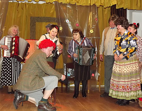 Atgaivintas teatras surengė šventę Atgaivintas teatras surengė šventę