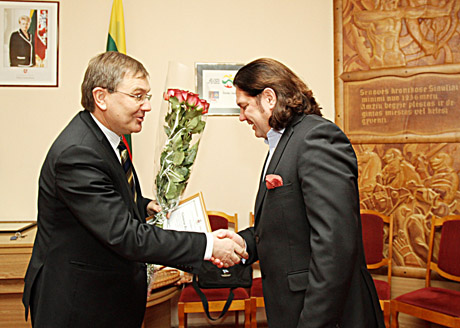 Arenos valdytojas „teisingumą“ vykdo pats Arenos valdytojas „teisingumą“ vykdo pats