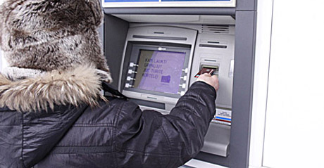 Žmonės rinkosi prie Ūkio banko Žmonės rinkosi prie Ūkio banko