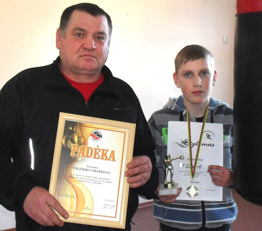 Apdovanoti sportininkai ir jų treneris Apdovanoti sportininkai ir jų treneris