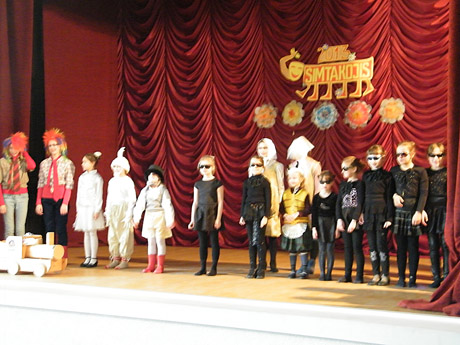 Į regioninę teatrų apžiūrą – pakražantiškių „Du gaideliai“ Į regioninę teatrų apžiūrą – pakražantiškių „Du gaideliai“