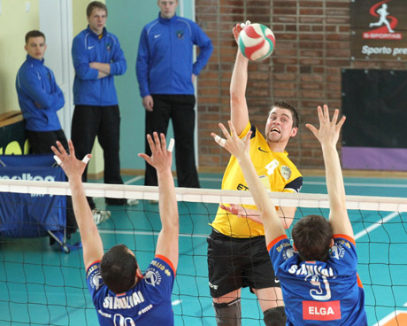 Kelmės tinklininkai palaužė šiauliečius Kelmės tinklininkai palaužė šiauliečius