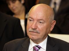 Universiteto rektorius: Juk ir patys turime galvą ant pečių Universiteto rektorius: Juk ir patys turime galvą ant pečių