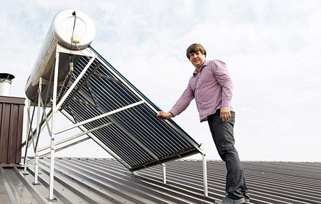 Vandenį šildo saulės energija Vandenį šildo saulės energija