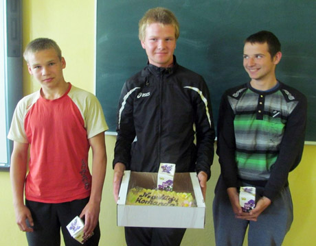 Moksleiviai kūrė plakatus Moksleiviai kūrė plakatus