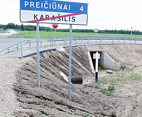 Škvalas apardė sankryžą Škvalas apardė sankryžą