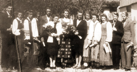 Abiturientų išleistuvių tradicijos keičiasi ir nyksta Abiturientų išleistuvių tradicijos keičiasi ir nyksta