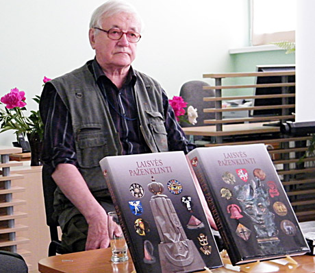 Pristatytas Rimanto Dichavičiaus albumas „Laisvės paženklinti“ Pristatytas Rimanto Dichavičiaus albumas „Laisvės paženklinti“