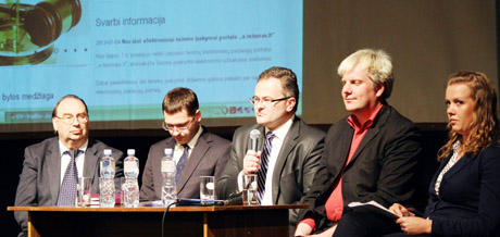 Teismų paslaugos – neišėjus iš namų Teismų paslaugos – neišėjus iš namų