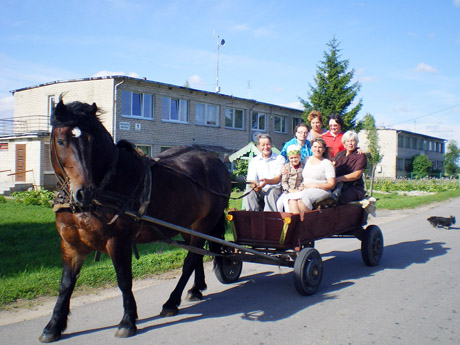 Kunigiškiuose dūzgė mėgėjiški teatrai Kunigiškiuose dūzgė mėgėjiški teatrai