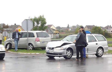 Susidūrė automobiliai Susidūrė automobiliai