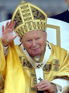 Popiežius Jonas Paulius II balandį bus paskelbtas šventuoju