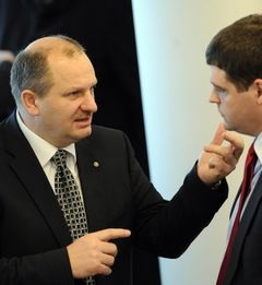Seimas surengė valstybės įstaigų reviziją Seimas surengė valstybės įstaigų reviziją