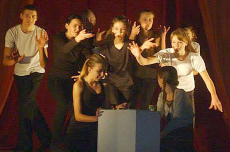 Mokyklos teatras ir vadovė apdovanoti festivalyje Mokyklos teatras ir vadovė apdovanoti festivalyje