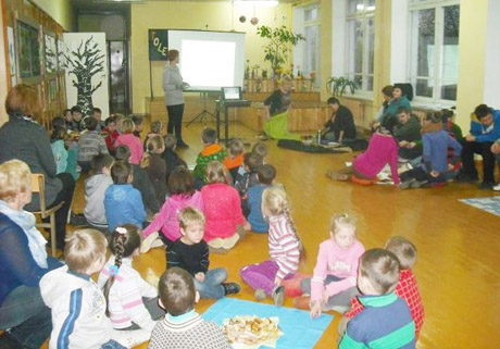 Pusryčiavo tolerancijos gėlių pievelėje Pusryčiavo tolerancijos gėlių pievelėje