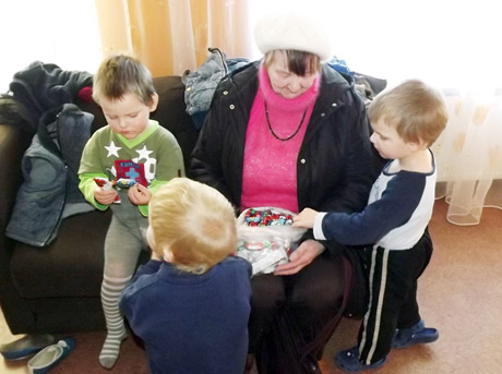 Švenčių džiaugsmą dovanoja vaikams Švenčių džiaugsmą dovanoja vaikams