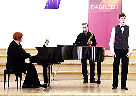 Dai­ni­nin­kai žen­gia „Dai­nų dai­ne­lės“ lau­rų link