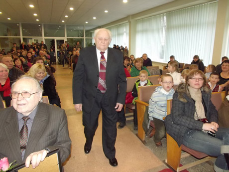 Miestelis pagerbė saviškius Miestelis pagerbė saviškius