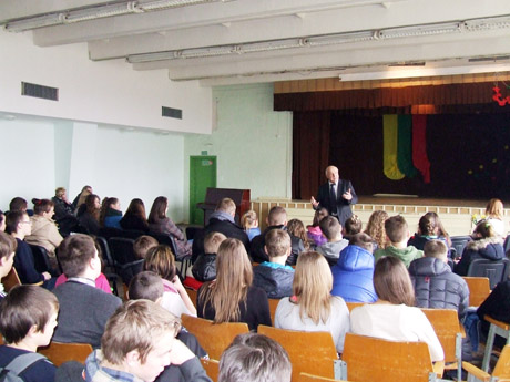 Apie priklausomybes ir tarnybinius šunis Apie priklausomybes ir tarnybinius šunis