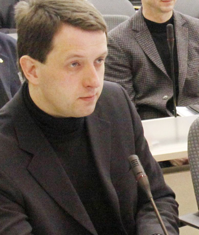 Politikai santykius aiškinasi per etikos sargus Politikai santykius aiškinasi per etikos sargus