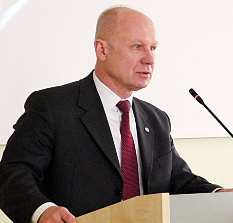Nedarbas vėl augina pašalpininkų kartą Nedarbas vėl augina pašalpininkų kartą