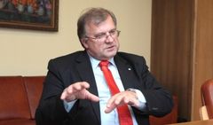 Valstybės elitui teks palūkėti Valstybės elitui teks palūkėti