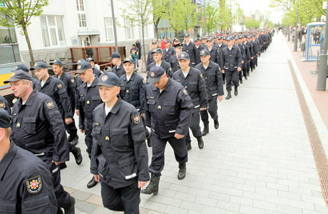 Ugniagesiams linkėta sausų žarnų Ugniagesiams linkėta sausų žarnų