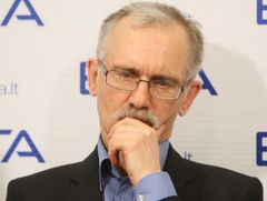 Signataras E.Bičkauskas: ateina laikas kasti apkasus Signataras E.Bičkauskas: ateina laikas kasti apkasus