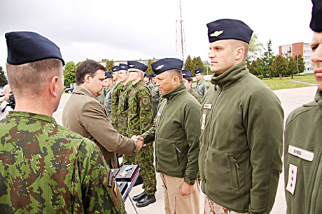 Apdovanoti misiją Afrikoje baigę kariai Apdovanoti misiją Afrikoje baigę kariai