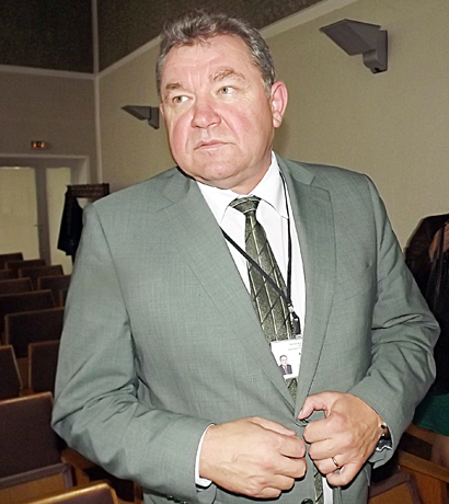 Opozicija su vienu valdančiuoju verčia direktorių Opozicija su vienu valdančiuoju verčia direktorių