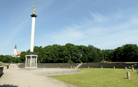 Saulės laikrodžio aikštė dvelkia sovietmečiu Saulės laikrodžio aikštė dvelkia sovietmečiu