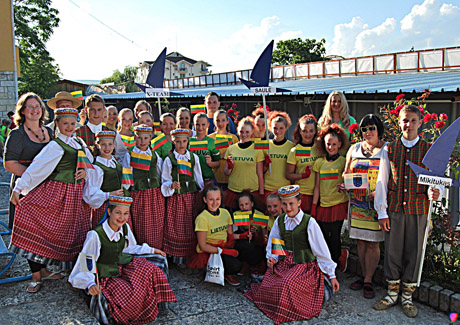 Šokėjai laimėjo \"Krištolinę burę\" Šokėjai laimėjo \"Krištolinę burę\"
