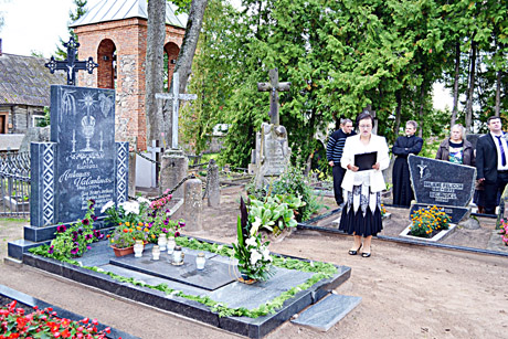 Pagerbė kunigo ir poeto atminimą Pagerbė kunigo ir poeto atminimą